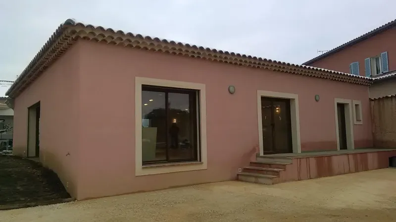 Installation climatisation réversible console dans bureau à Cuers dans le Var