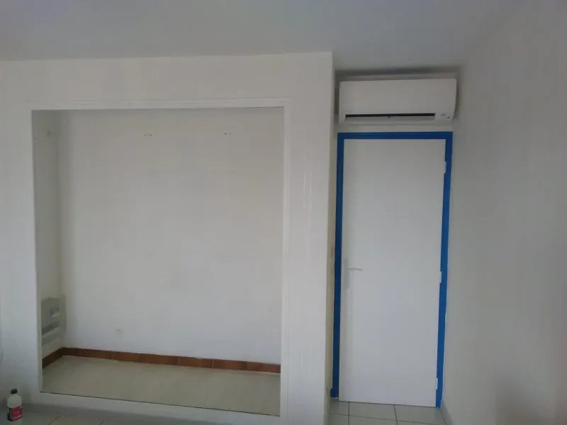 Installation climatisation réversible murale Daikin dans maison à La Valette dans le Var