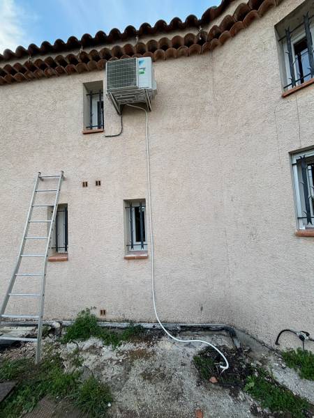 Climatisation mono-split à la Crau dans le Var
